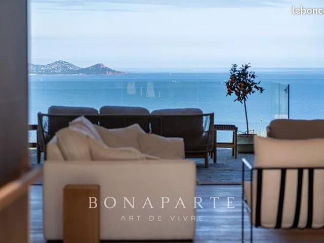 Villa 6 pièces 315 m²