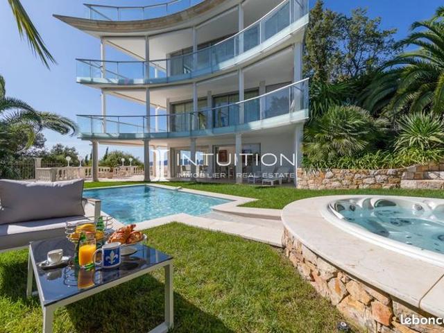 Villa 6 pièces 320 m²