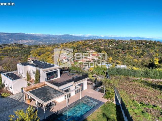 Villa 6 pièces 330 m²