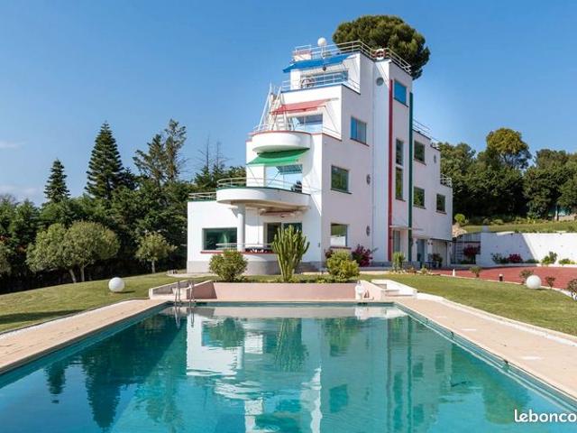 Villa 6 pièces 347 m²