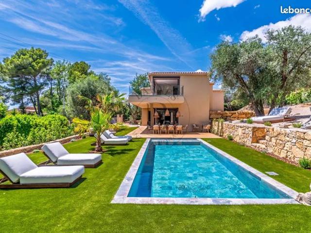 Villa 6 pièces 350 m²