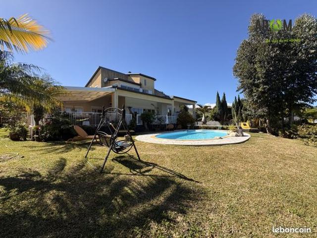 Villa 6 pièces 358 m²