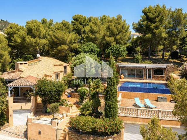 Villa 6 pièces avec piscine vue mer et collines