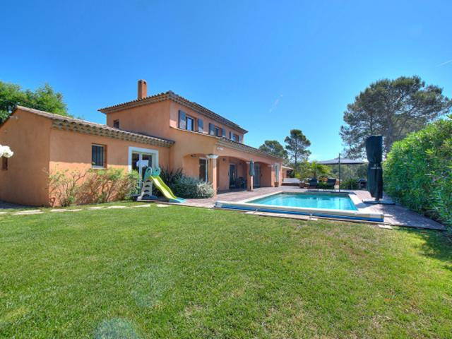 VILLA 6 PIECES DE 156 M2 DOMINANTE FREJUS
