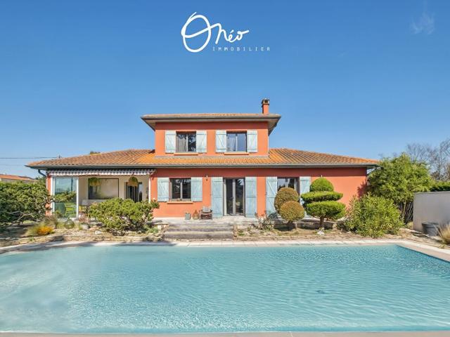 Villa 6 pièces de 175 m2 sur sa parcelle de 1370 m2