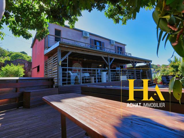 Villa 6 pièces de 225 m2 aux avirons 225m² Les Avirons