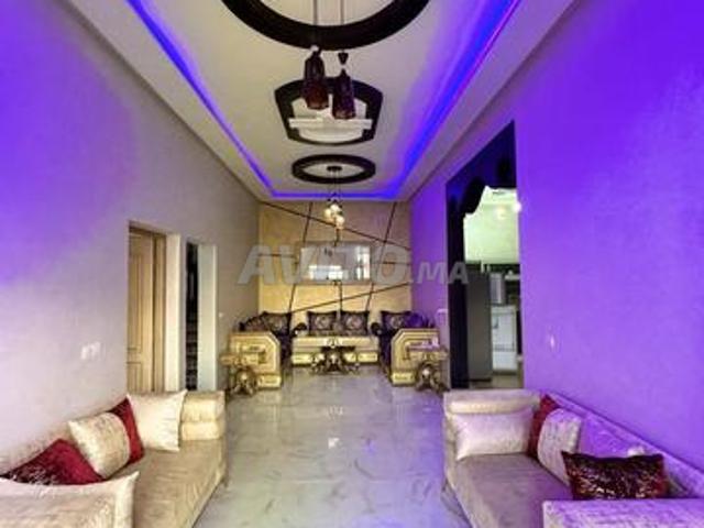 Villa 700 m² Titrée à Vendre piscine privée