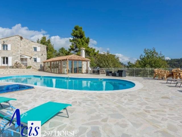 Villa 745m ²