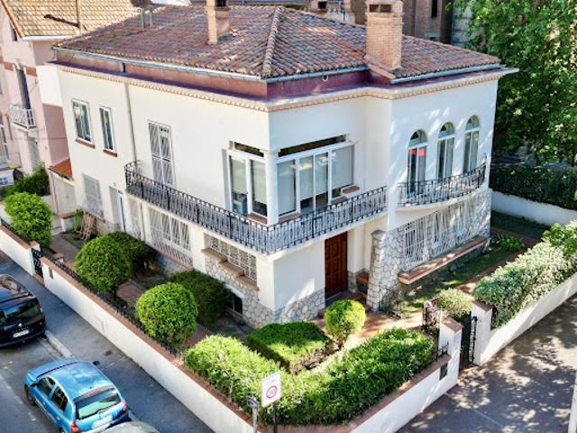 Villa avec jardin et terrasse
