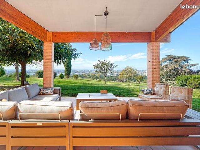 Villa 7 pièces 400 m²