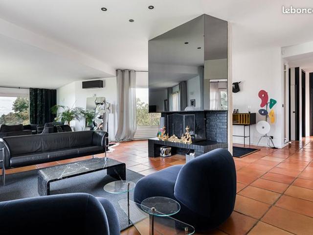 Villa 7 pièces 400 m²