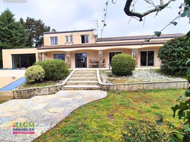 Villa 7 pièces 525 m²