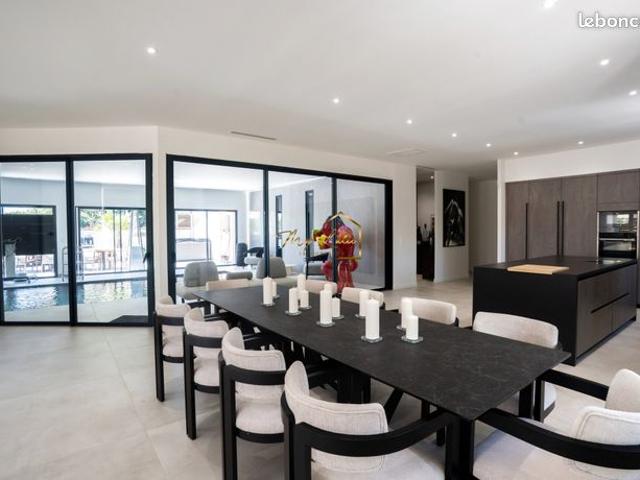 Villa 7 pièces 534 m²