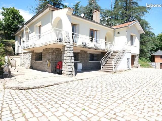 Villa 7 pièces 140 m²