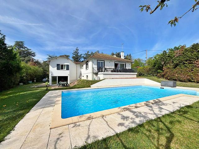 VILLA 7 PIECES 141 M2 RENAISON
