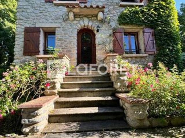 Villa 7 pièces 143 m²
