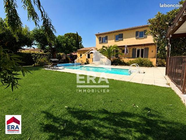 Villa 7 pièces 143 m²