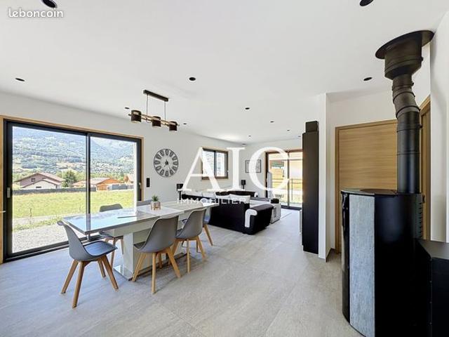 Villa 7 pièces 143 m²
