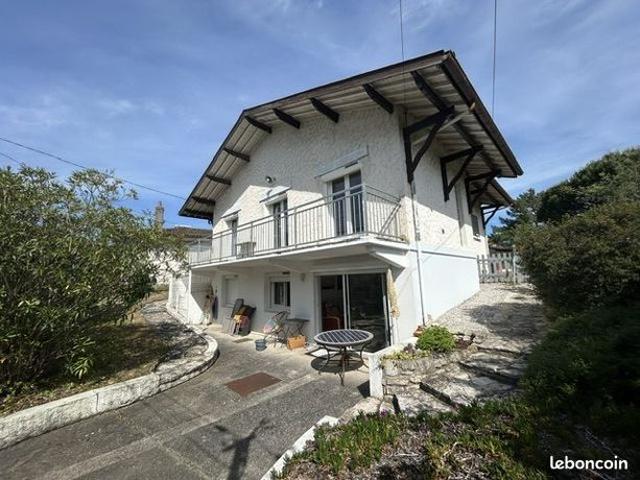 Villa 7 pièces 144 m²