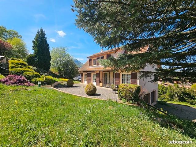 Villa 7 pièces 144 m²
