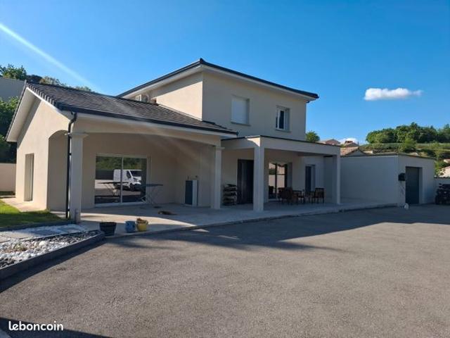 Villa 7 pièces 145 m²