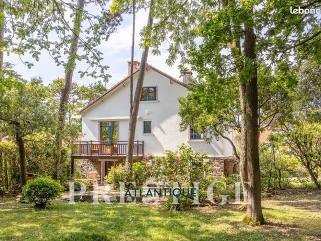 Villa 7 pièces 145 m²