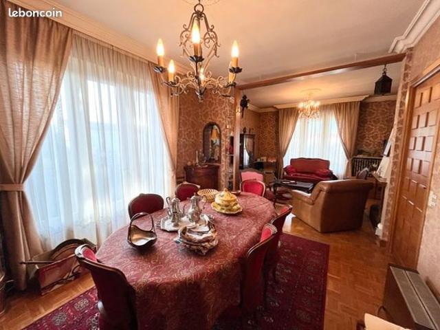 Villa 7 pièces 145 m²