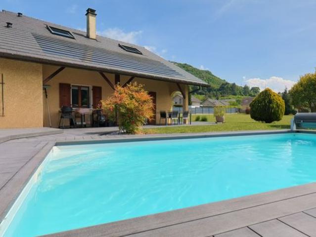 Villa 7 pièces 145 m²