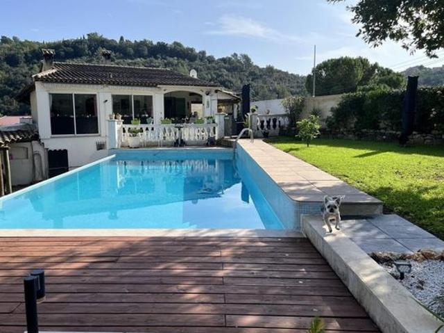 Villa 7 pièces 146 m²
