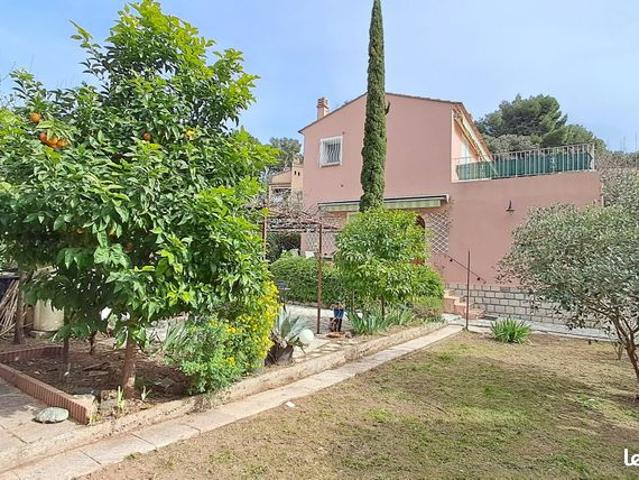 Villa 7 pièces 147 m²
