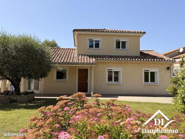 Villa 7 pièces 148 m²