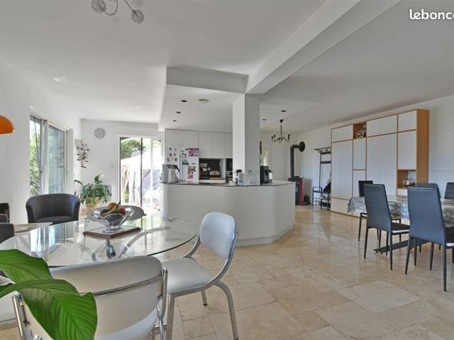 Villa 7 pièces 148 m²