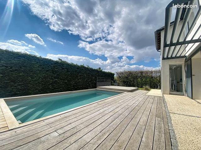 Villa 7 pièces 150 m²