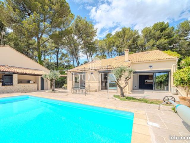 Villa 7 pièces 151 m²