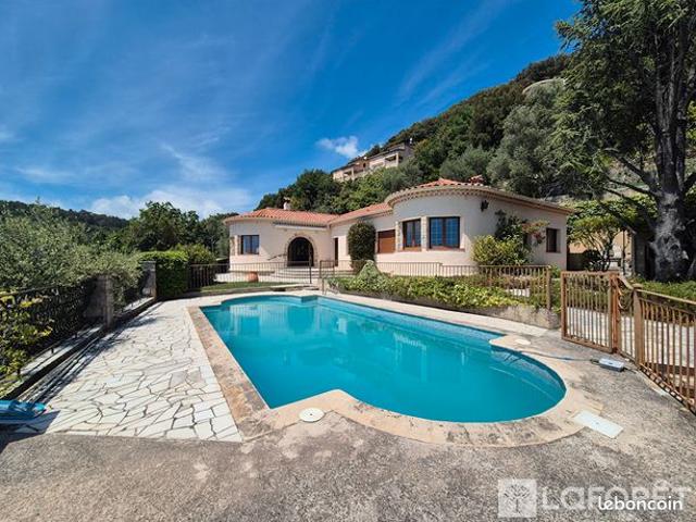 Villa 7 pièces 152 m²