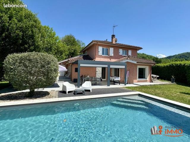 Villa 7 pièces 156 m²