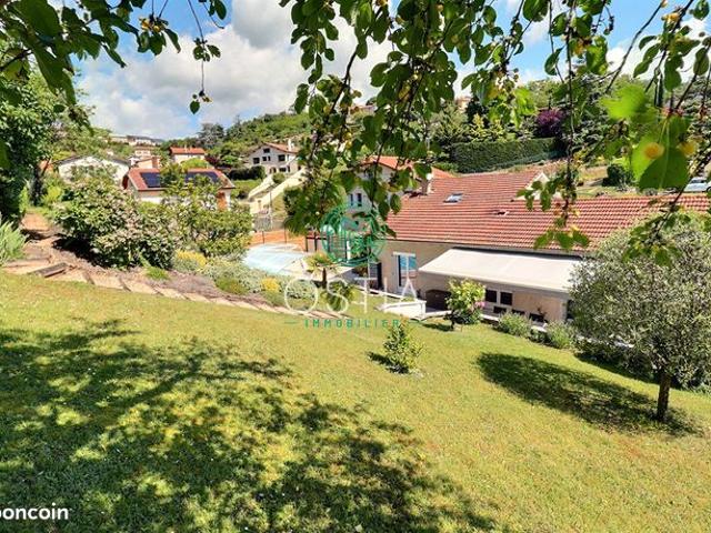 Villa 7 pièces 156 m²