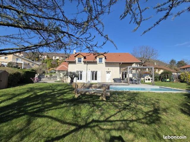 Villa 7 pièces 156 m²