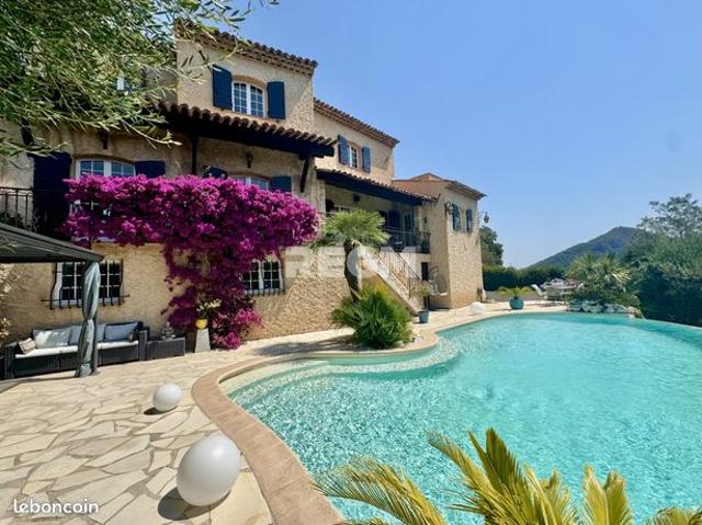 Villa 7 pièces 157 m²