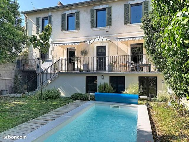 Villa 7 pièces 157 m²
