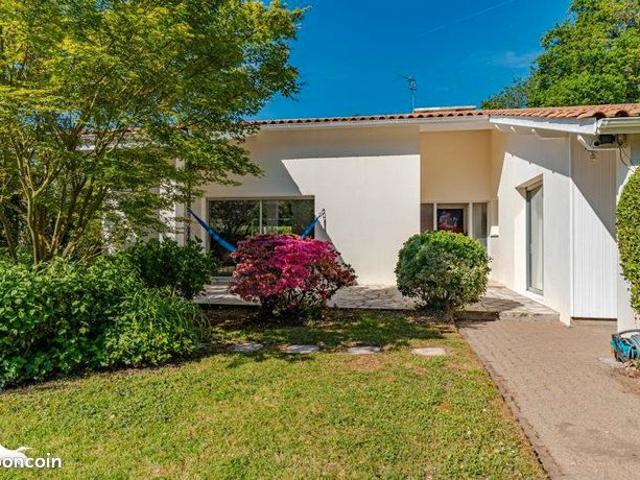Villa 7 pièces 157 m²