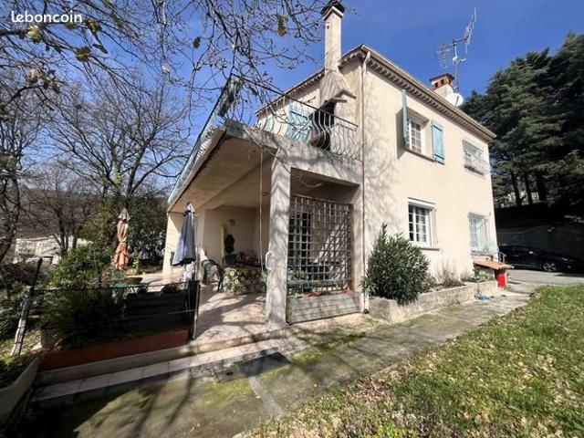 Villa 7 pièces 158 m²