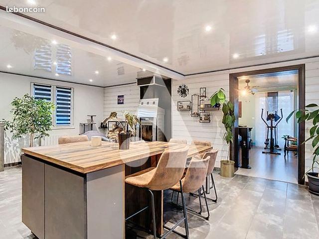 Villa 7 pièces 159 m²