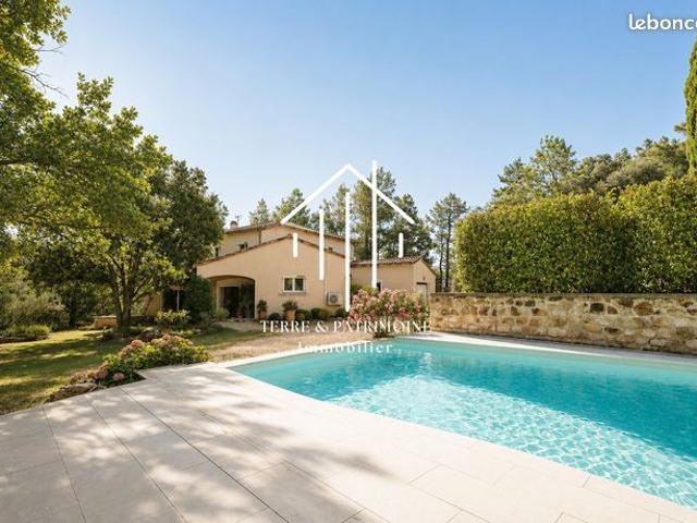 Villa 7 pièces 160 m²