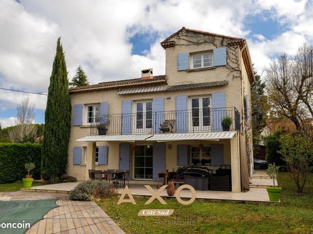 Villa 7 pièces 161 m²