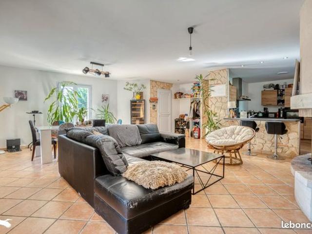 Villa 7 pièces 161 m²