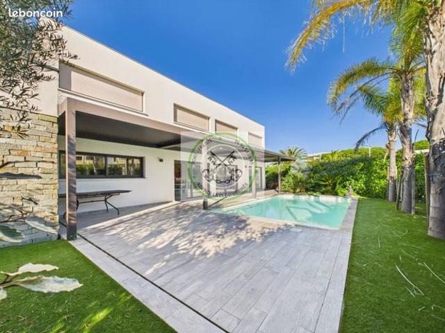 Villa 7 pièces 162 m²