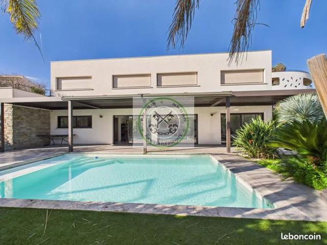Villa 7 pièces 162 m²