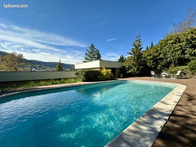 Villa 7 pièces 162 m²