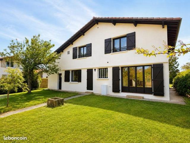 Villa 7 pièces 162 m²